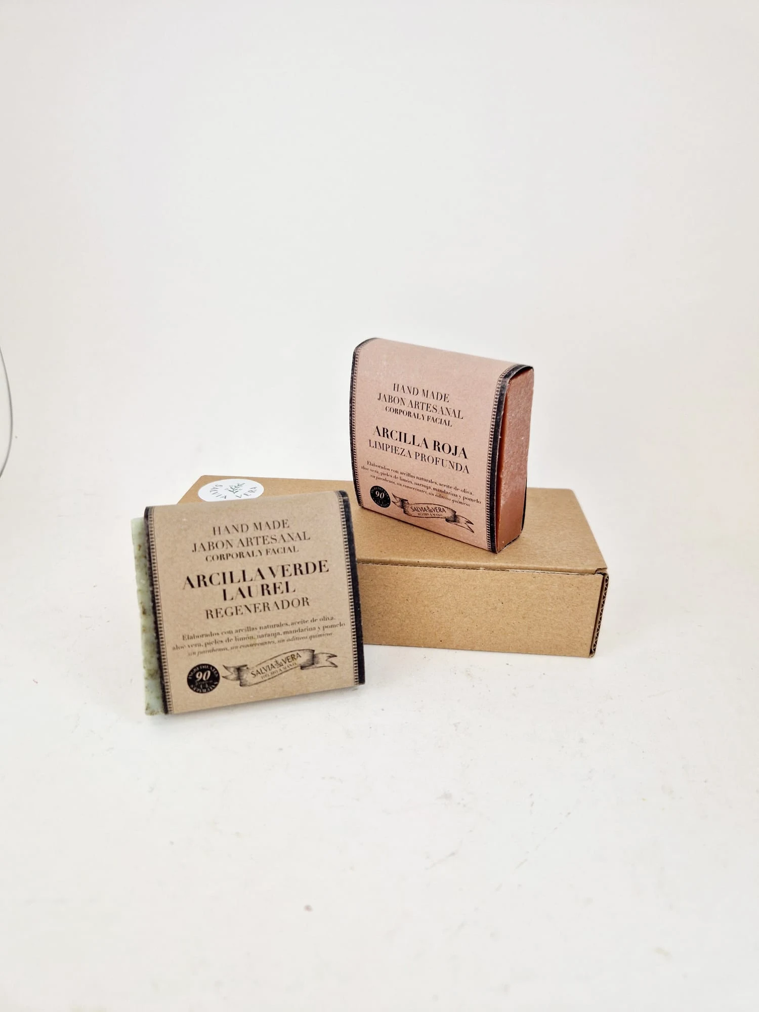 Duo de jabones: Arcilla verde y arcilla roja.